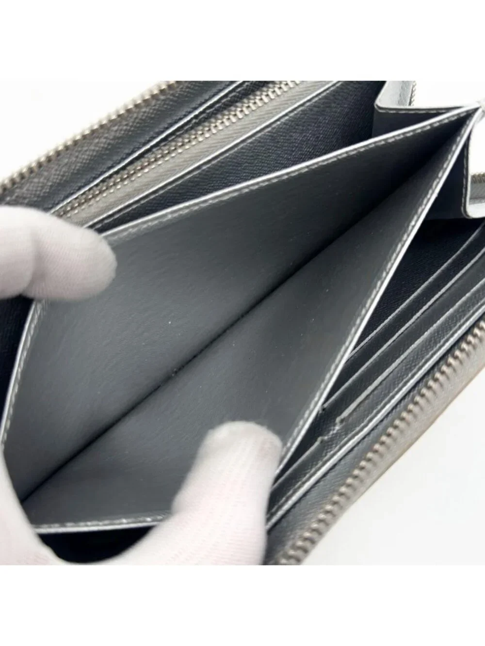 Louis Vuitton Limited Zippy Wallet Epi Round Leather
